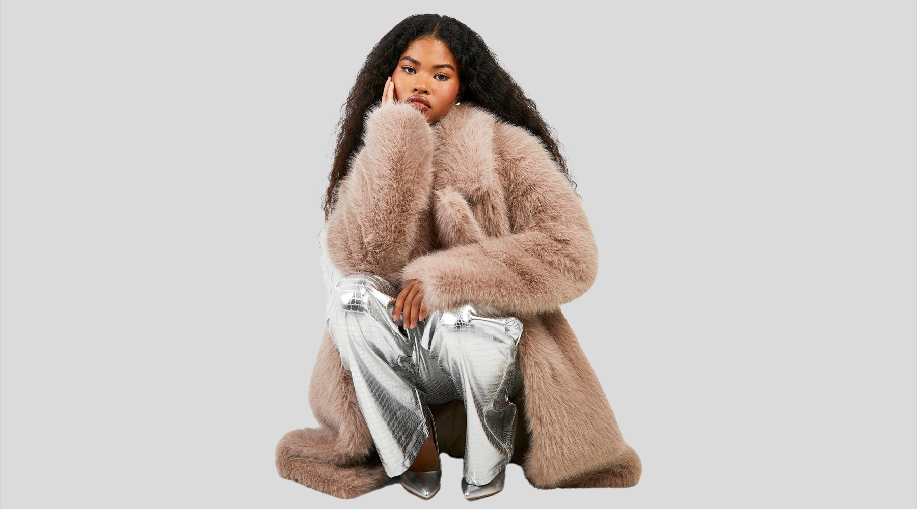 A Must-Have Fox Fur Jacket For Your Winter Wedding